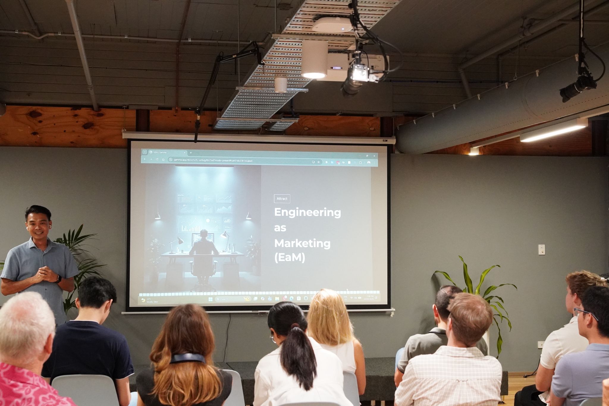Your Niche, Your AI speaker session